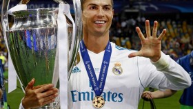 曼城欧冠首战145亿豪门对决，德布劳内失误悬念平局